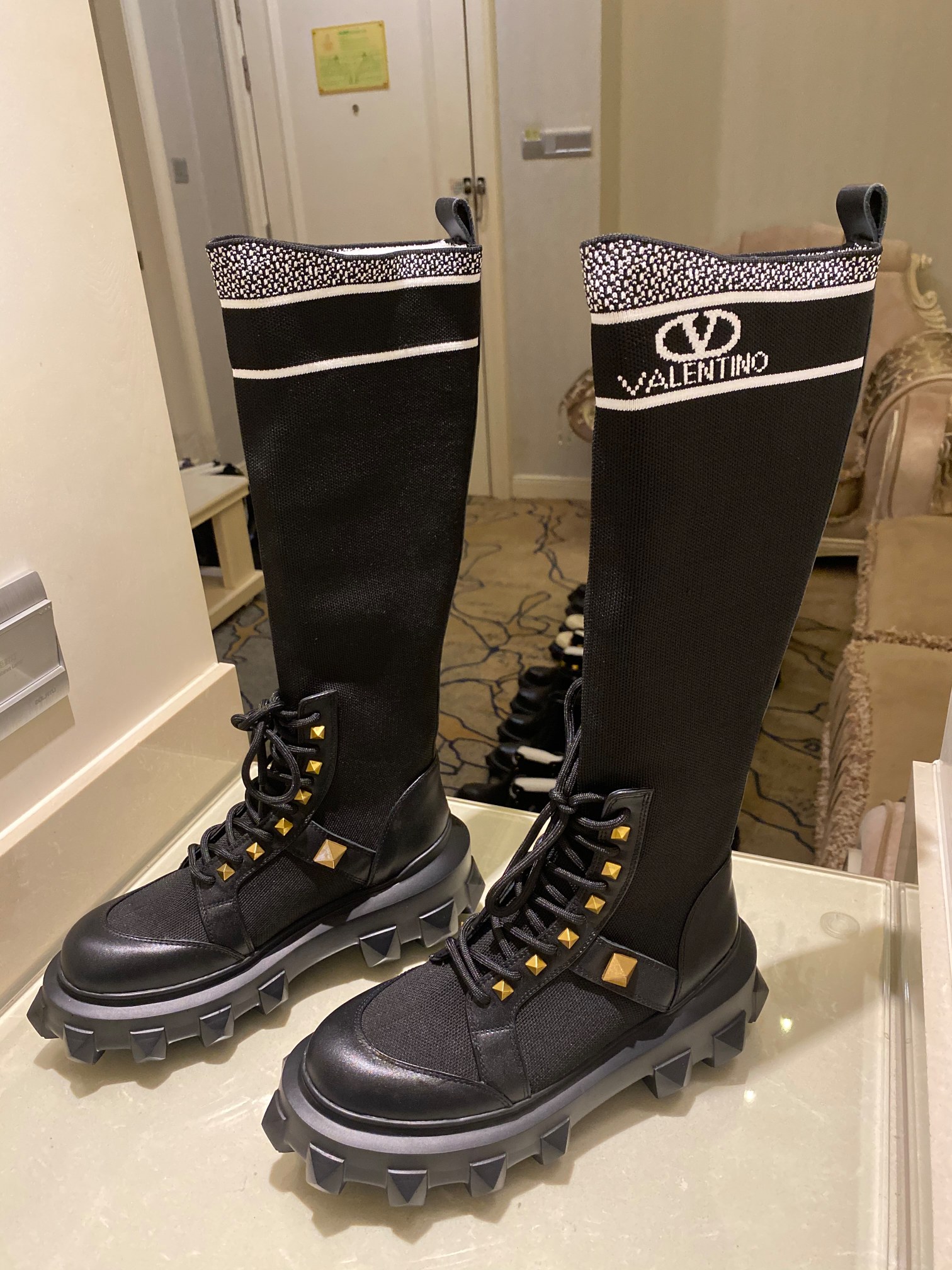 Valentino shoes (35-41) V001