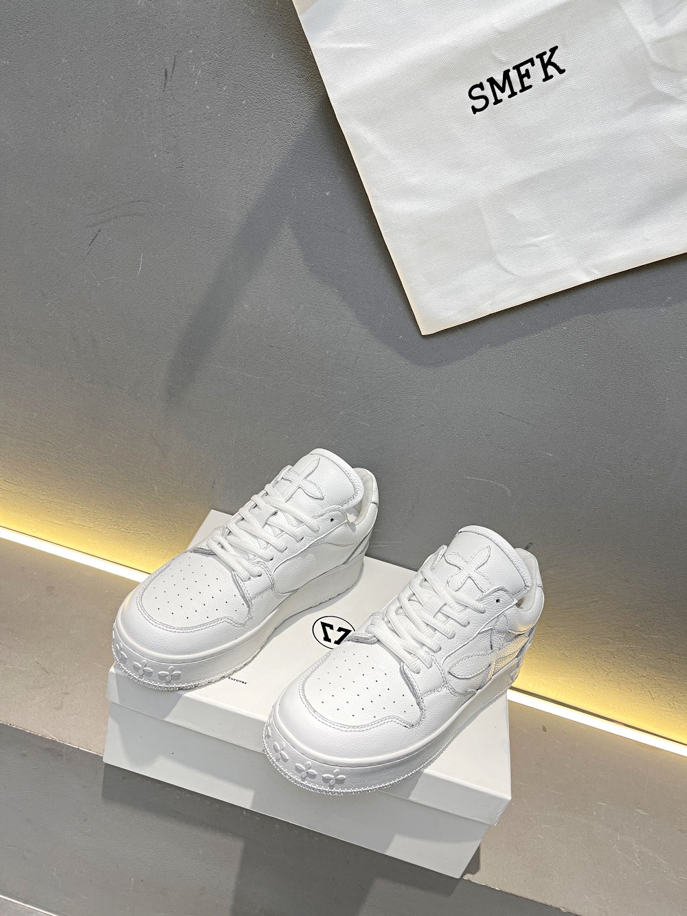 SMFK 001 Casual shoes XM 042