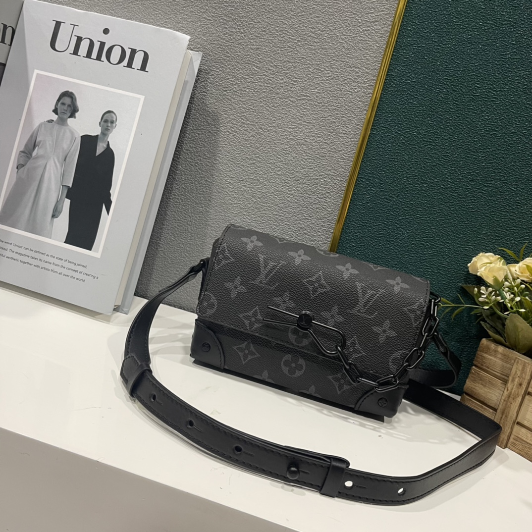 LV Steamer Messenger Bag M82534 LM031 18cm