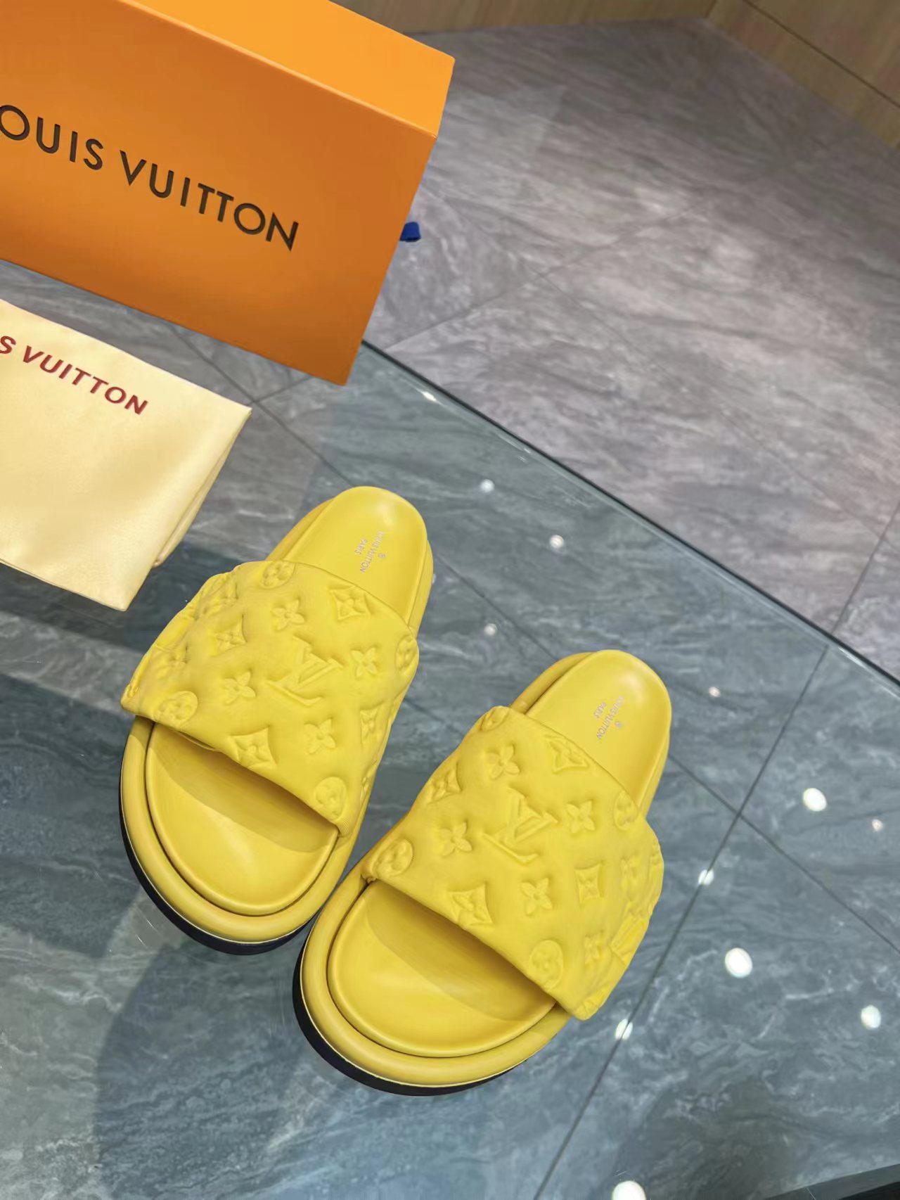 LV shoes 001 XM 081