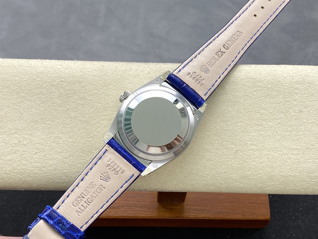 Rolex Day Date 36mm White Gold Fluted Bezel 118139 0004 Blue Index