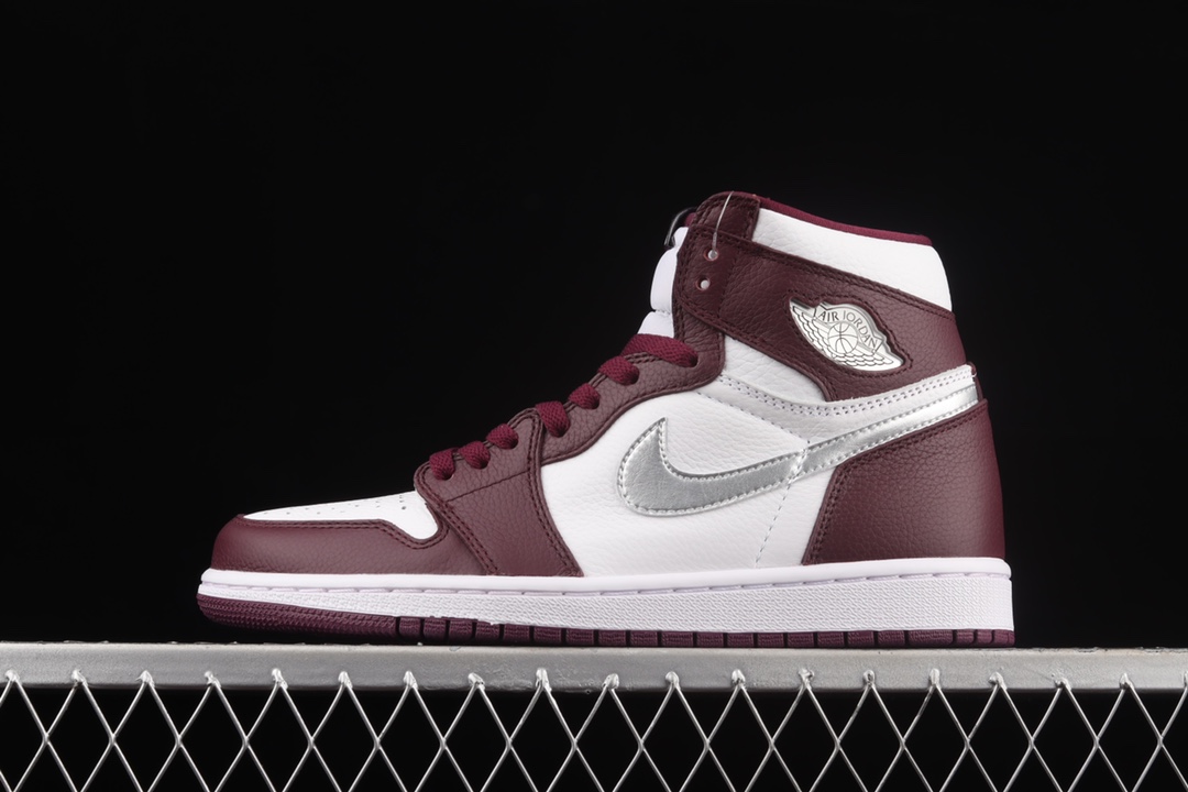 Air Jordan 1 Retro High OG“Bordeaux” 555088-611