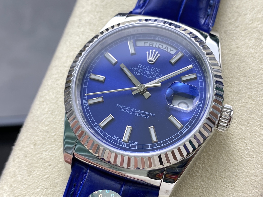 Rolex Day Date 36mm White Gold Fluted Bezel 118139 0004 Blue Index