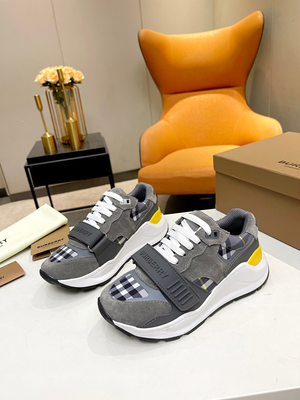 Burberry 004 Casual shoes XM023