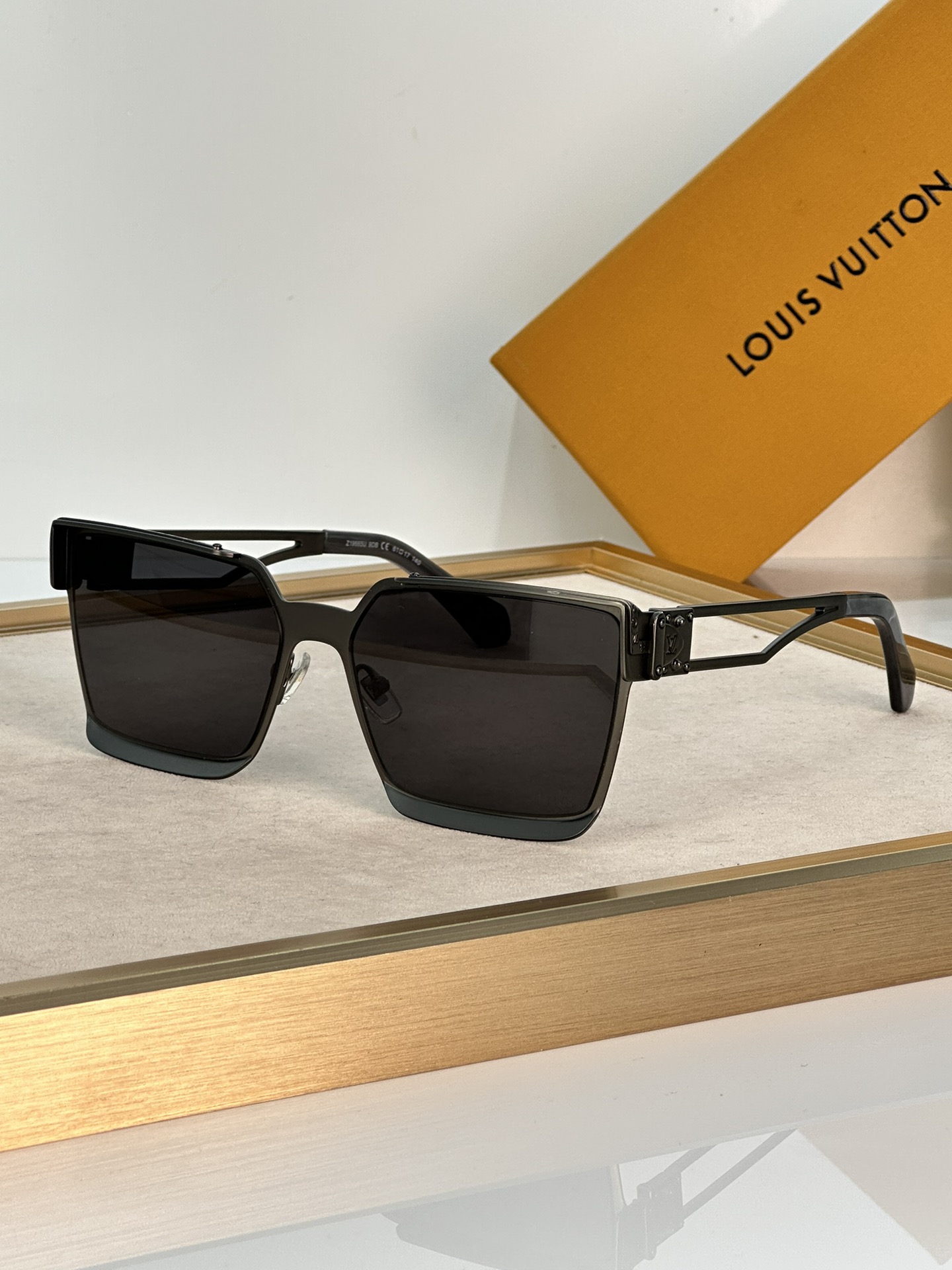 LV Sunglasses Z1966U SM071