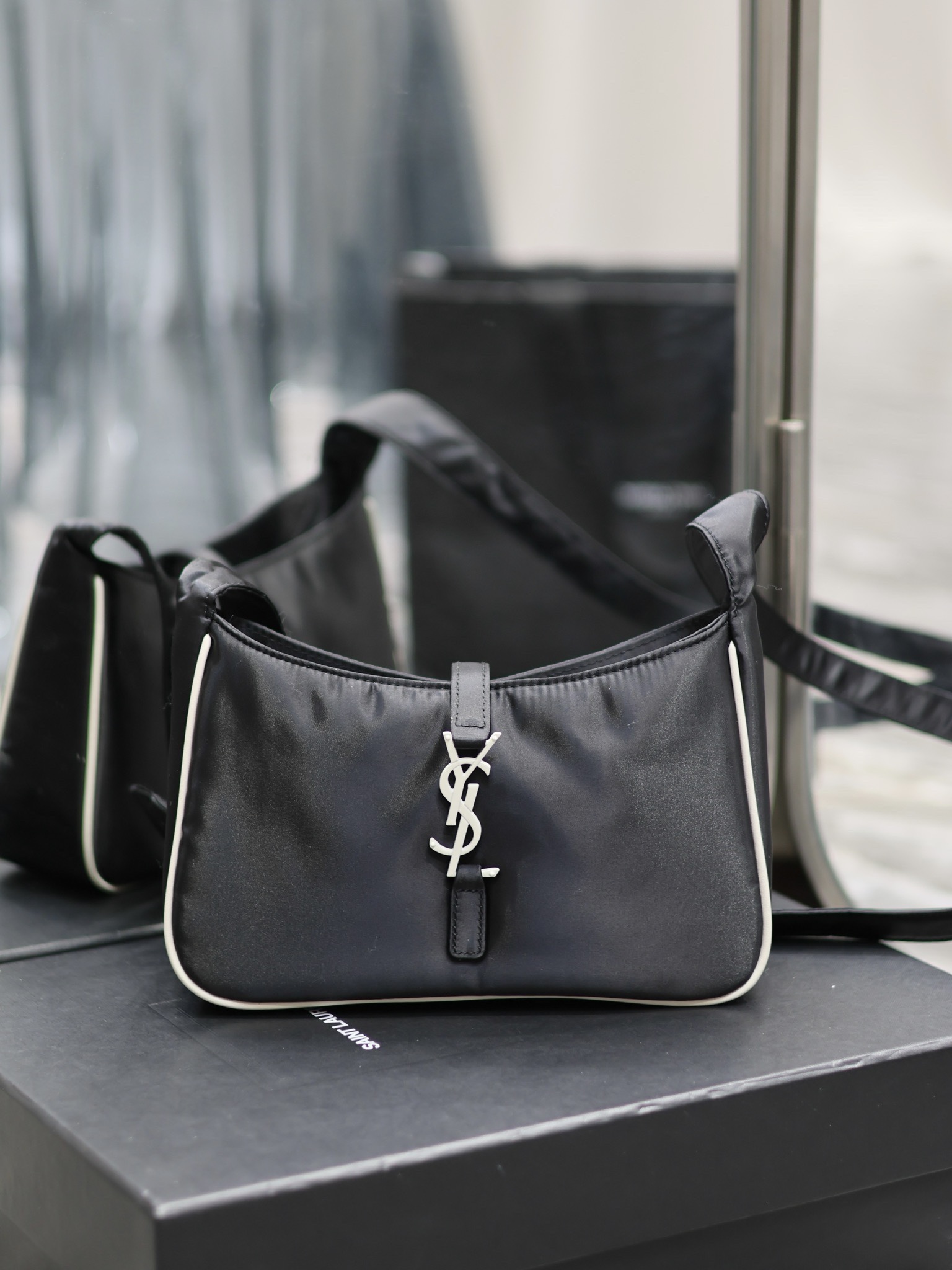Saint Laurent 10A Handbag Shoulder Bag Top Mirror Quality Version