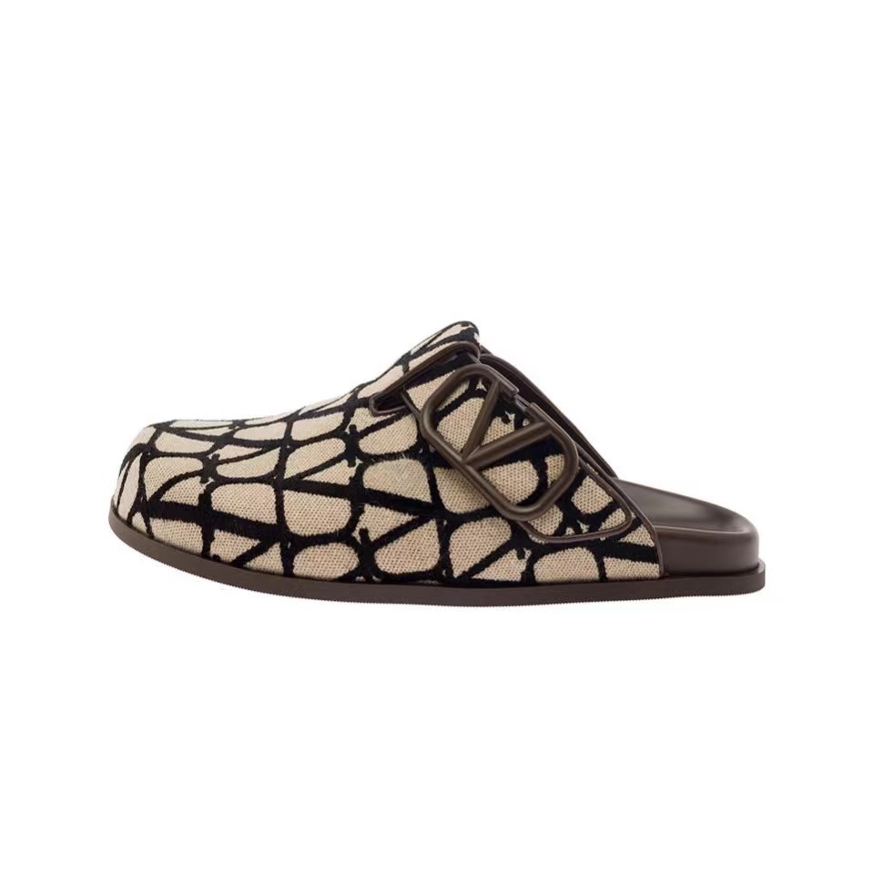 Valentino Leather Wear Stylish Flip-Flops Slide Sandal(Replica)