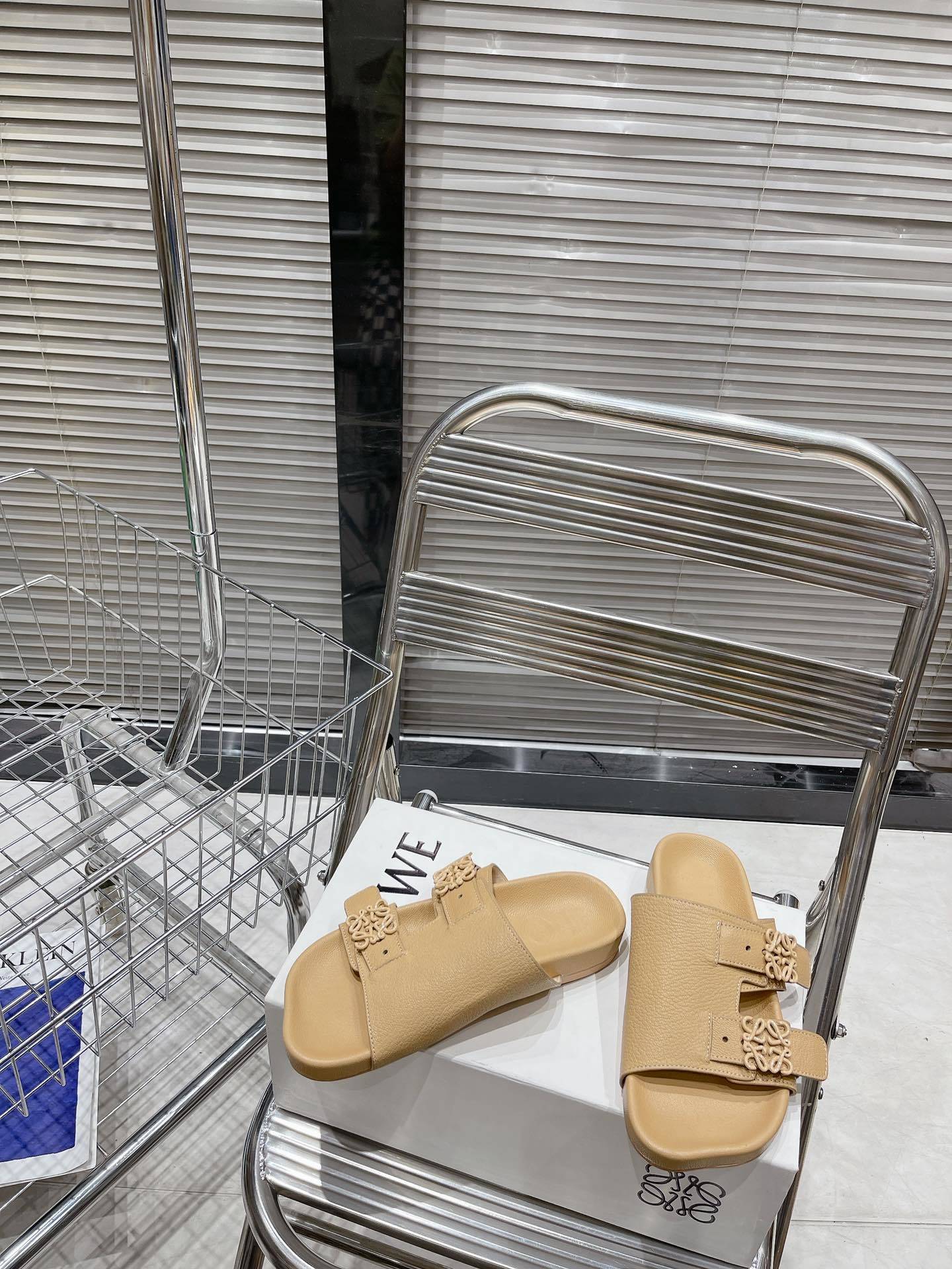 Loewe Shoes Easy Three Lotus Petaled Couple's Slippers