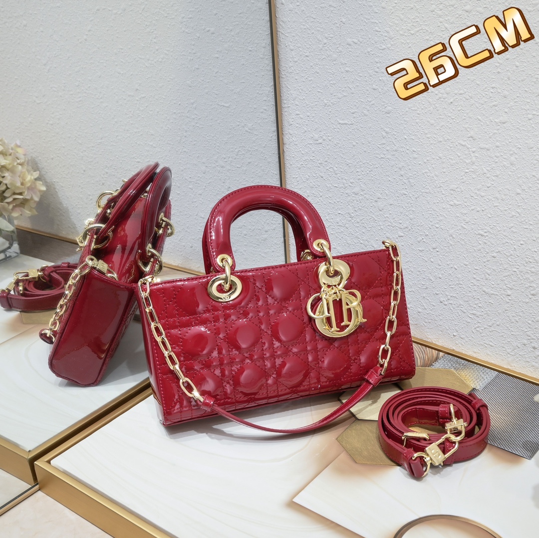 Medium Lady D-Joy bag Red patent leather CD0540 XB002 26cm