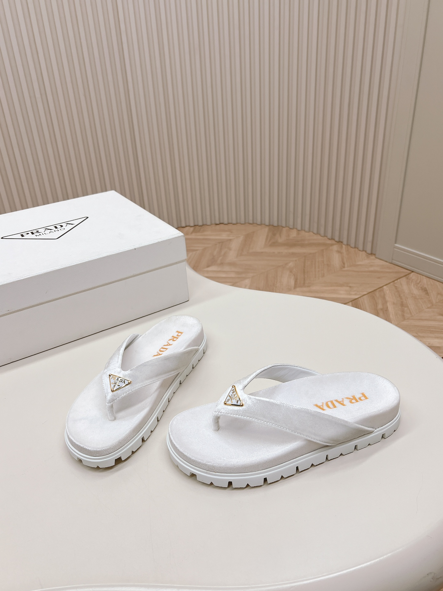 Prada Shoes Ladies' flip flops with clipped feet