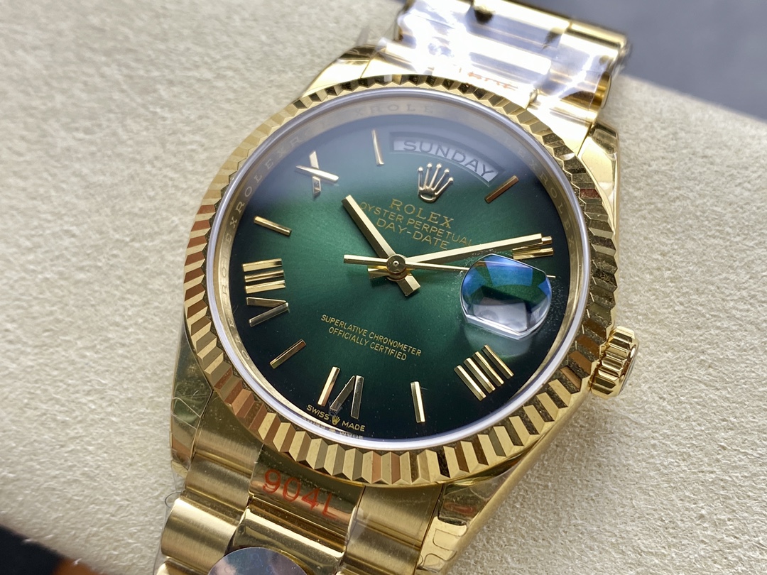 Rolex Day Date 36mm Fluted Bezel Green Ombre Dial President Bracelet m128238 0118