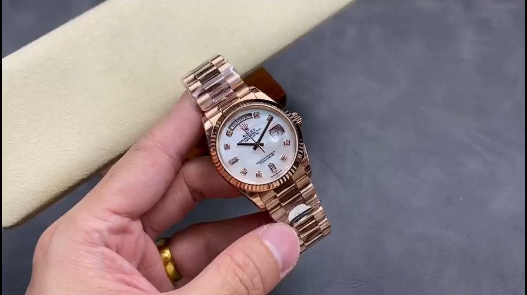 Rolex Day-Date 128235 Everose Gold MOP Dial 36MM Unisex Replica Watch