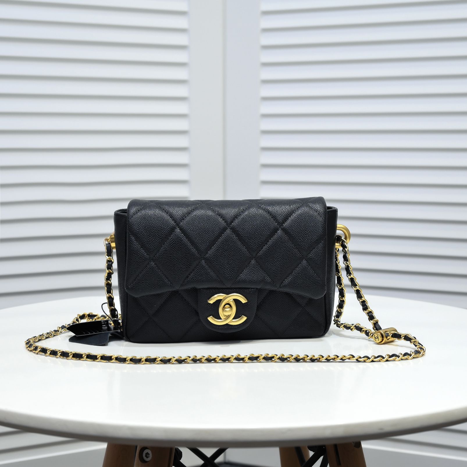 Chanel 21K Mini Shoulder Bag Handbag