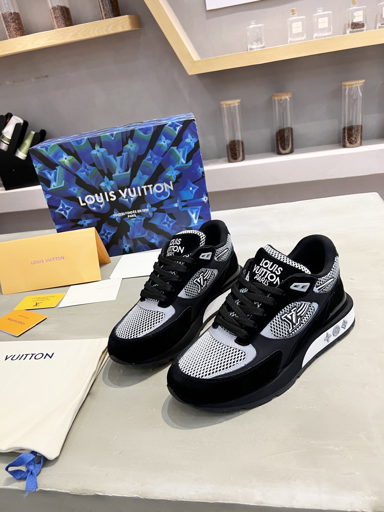 LV Casual shoes 037 XM053
