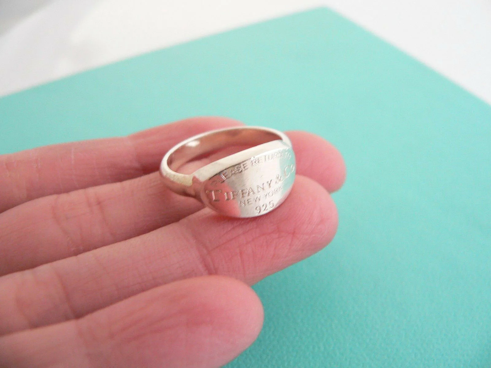Tiffany & Co Return to Tiffany Silver Oval Tag Ring Band Sz 6.75 Rare Gift Love