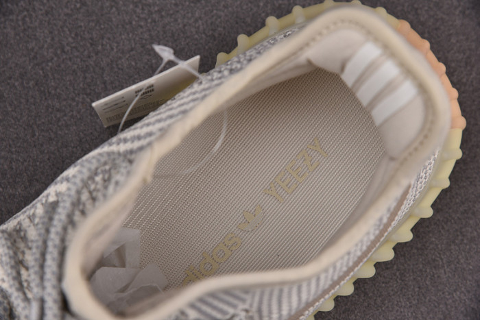 Yeezy Boost 350 V2 Lundmark FU9161