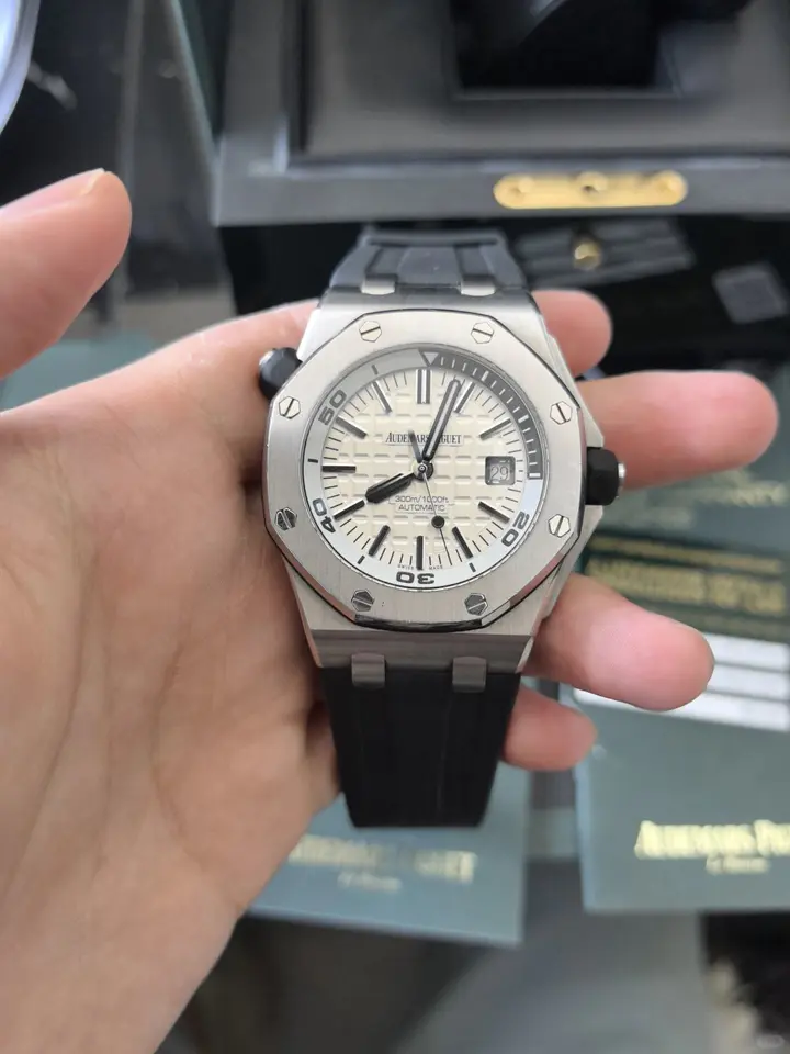 OFFSHORE DIVER Siver-Toned Dial 42mm