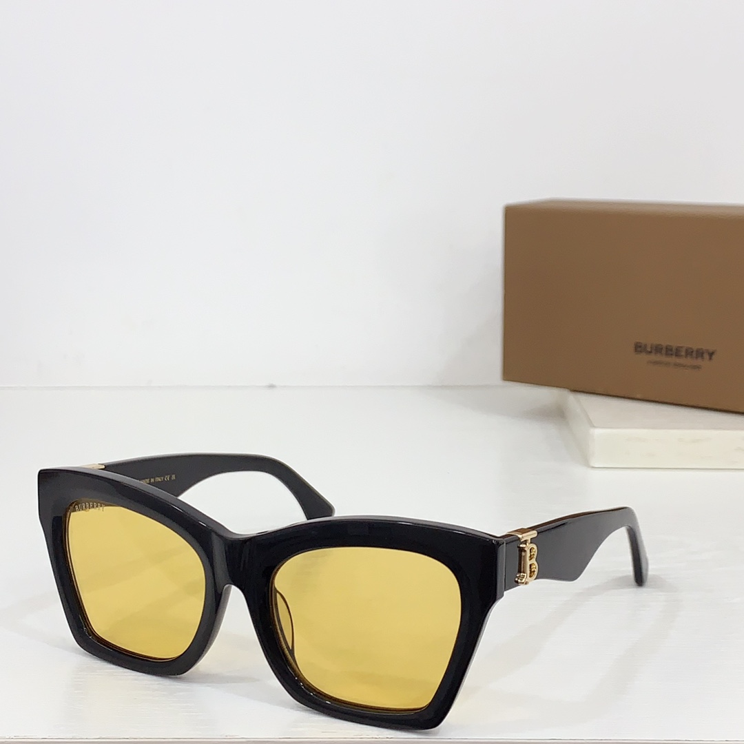 Burberry Sunglasses BE 4420U SM011