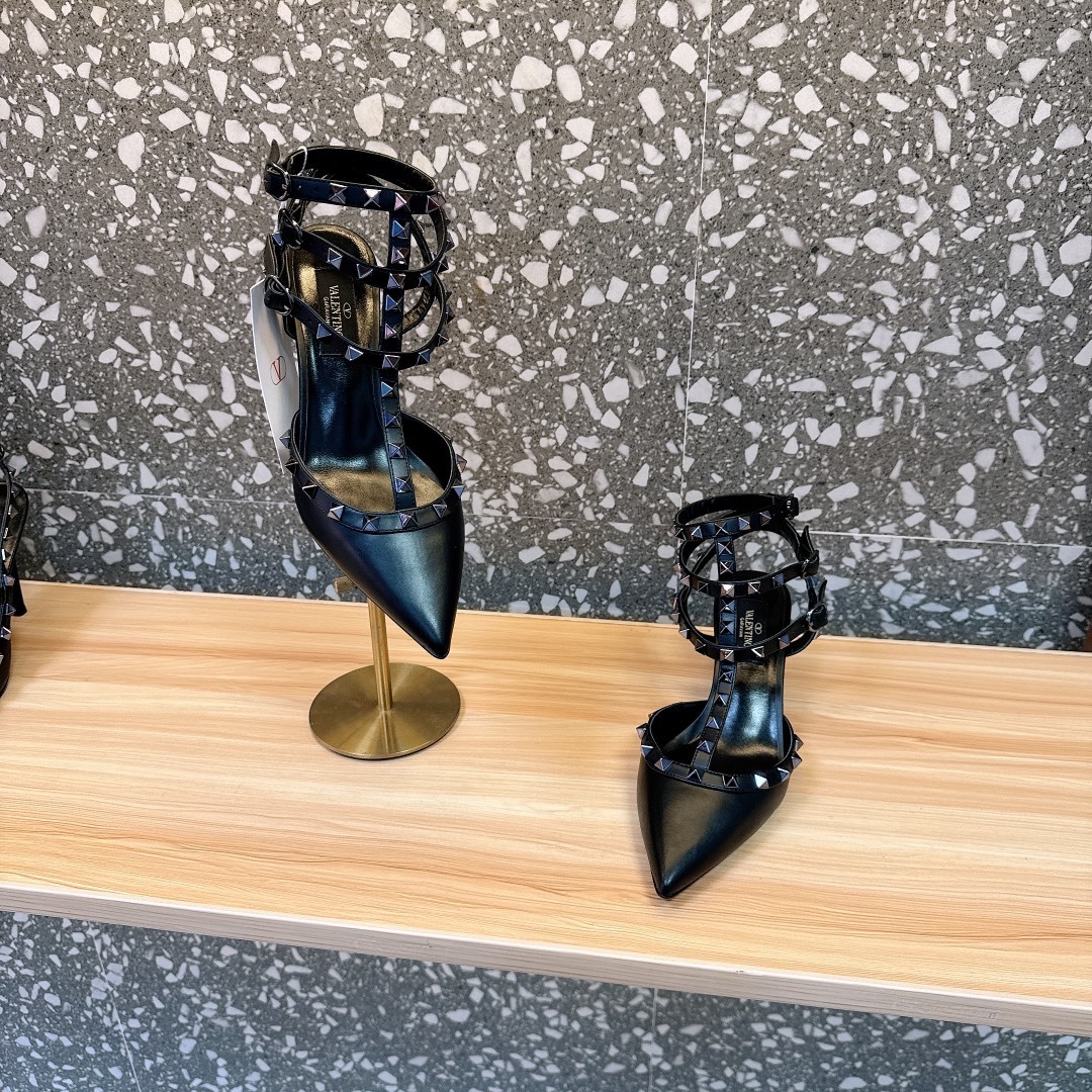 Valentino Shoes Classic rivet pointed high heels