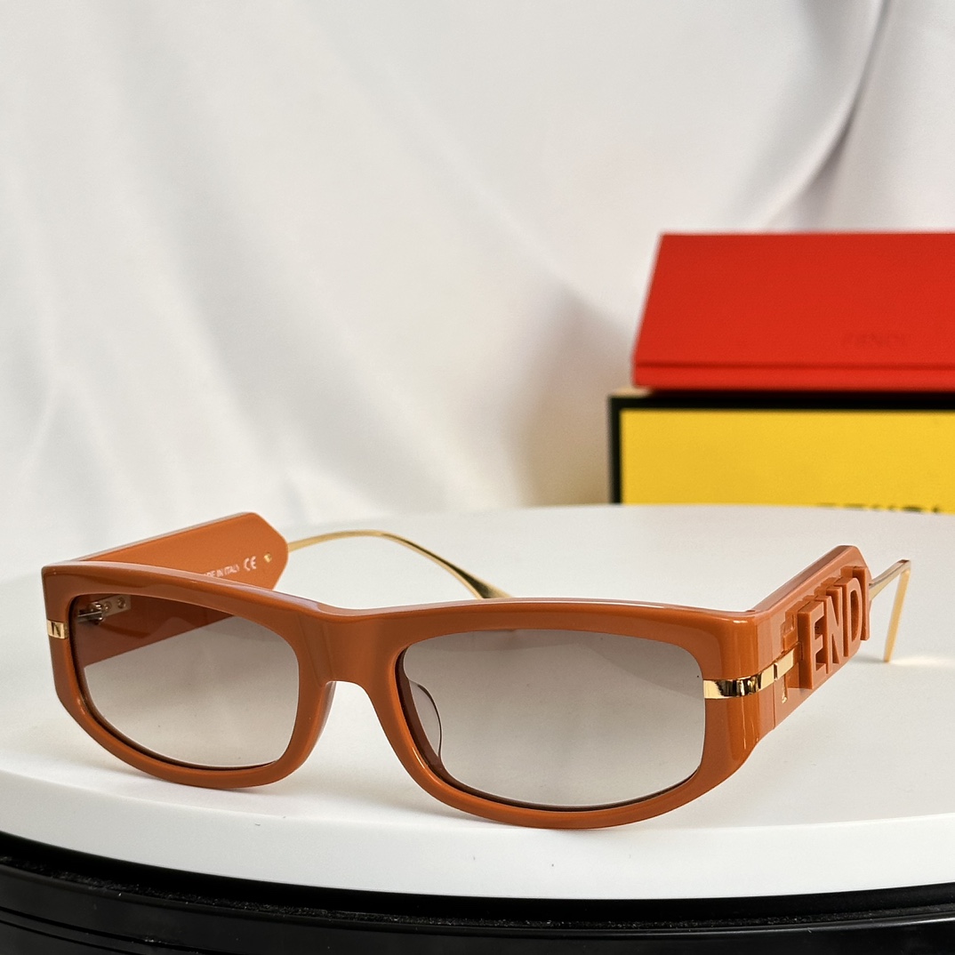 Fendi Sunglasses FE40120I SM061
