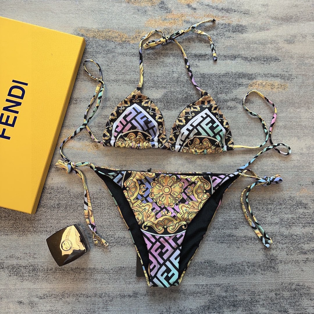 Versace Two-piece Bikini Swimwear（Replica）