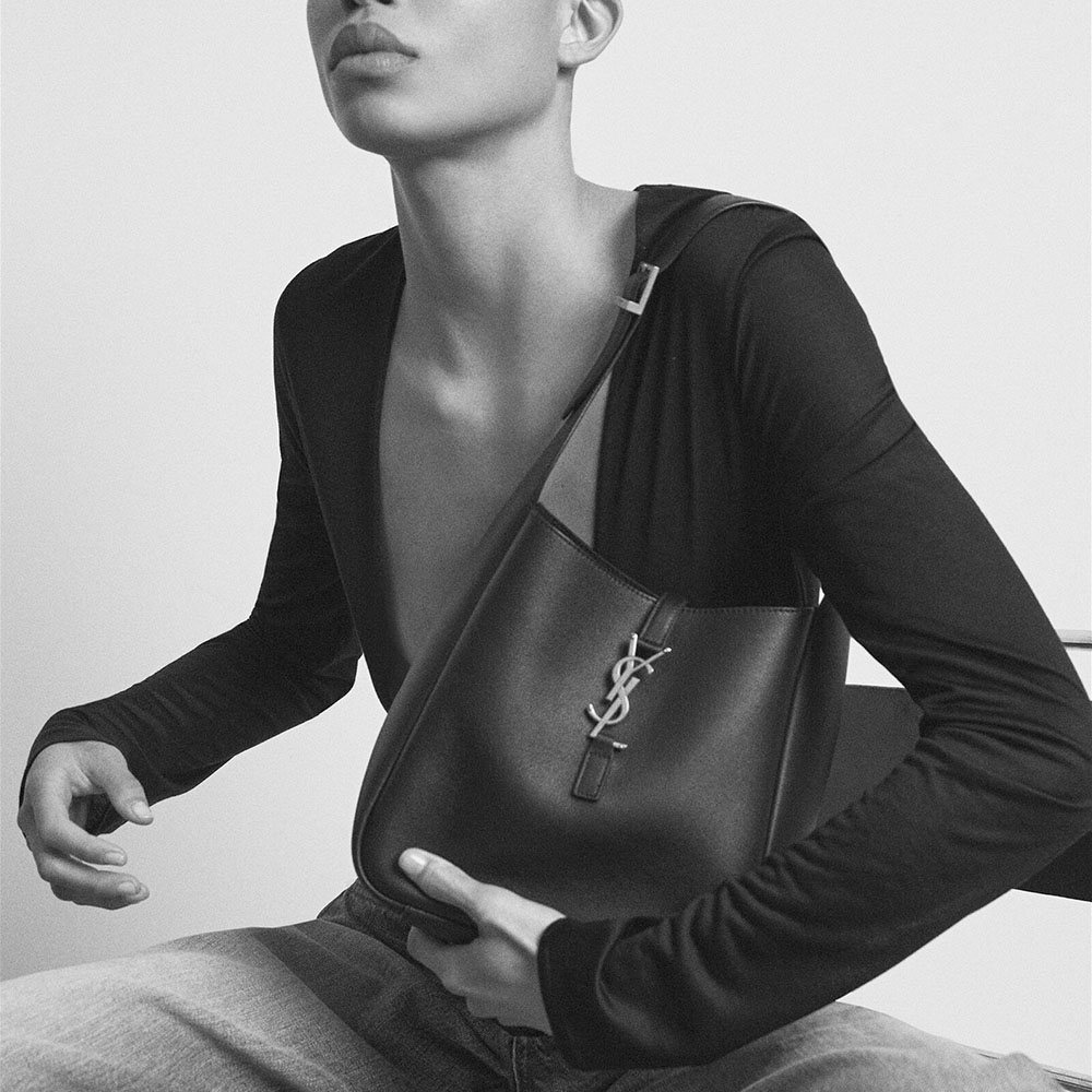 SAINT LAURENT Le 5 à 7 monogram-plaque shoulder bag(Replica)