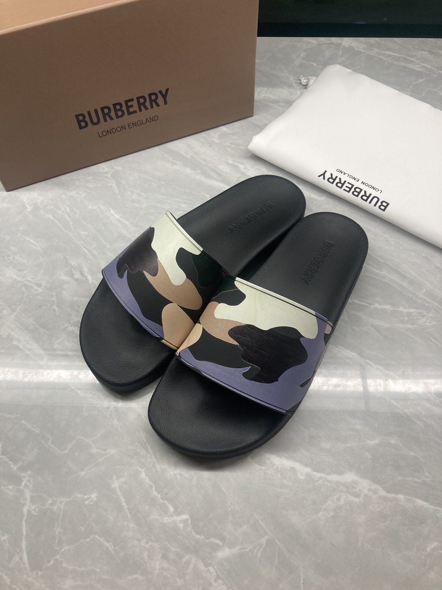 Burberry Shoes New color flat Slippers for couples