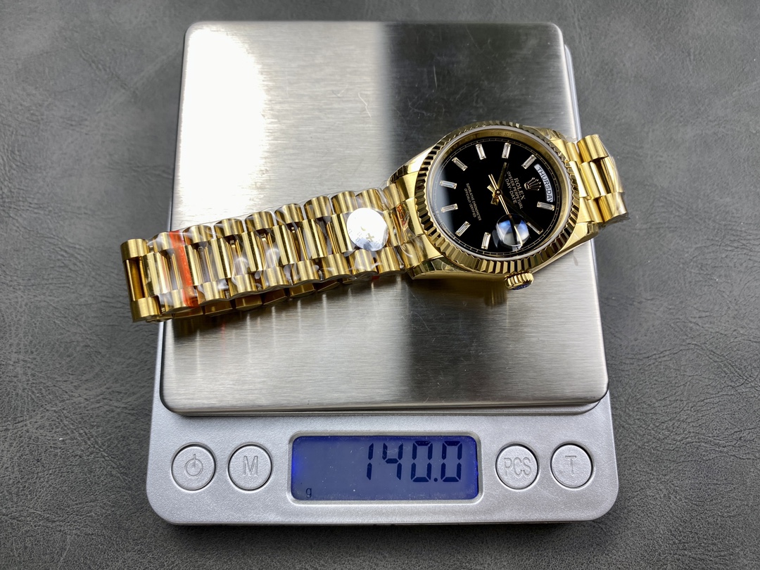 Rolex Day-Date 228238 Black Diamond Dial Fluted Bezel 40mm Mens Replica Watch