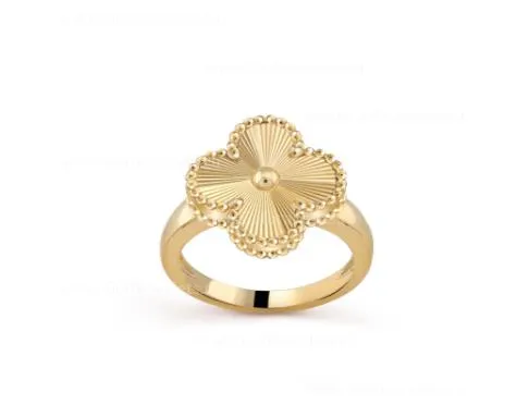 Replica Van Cleef Arpels Vintage Alhambra Ring Yellow Gold