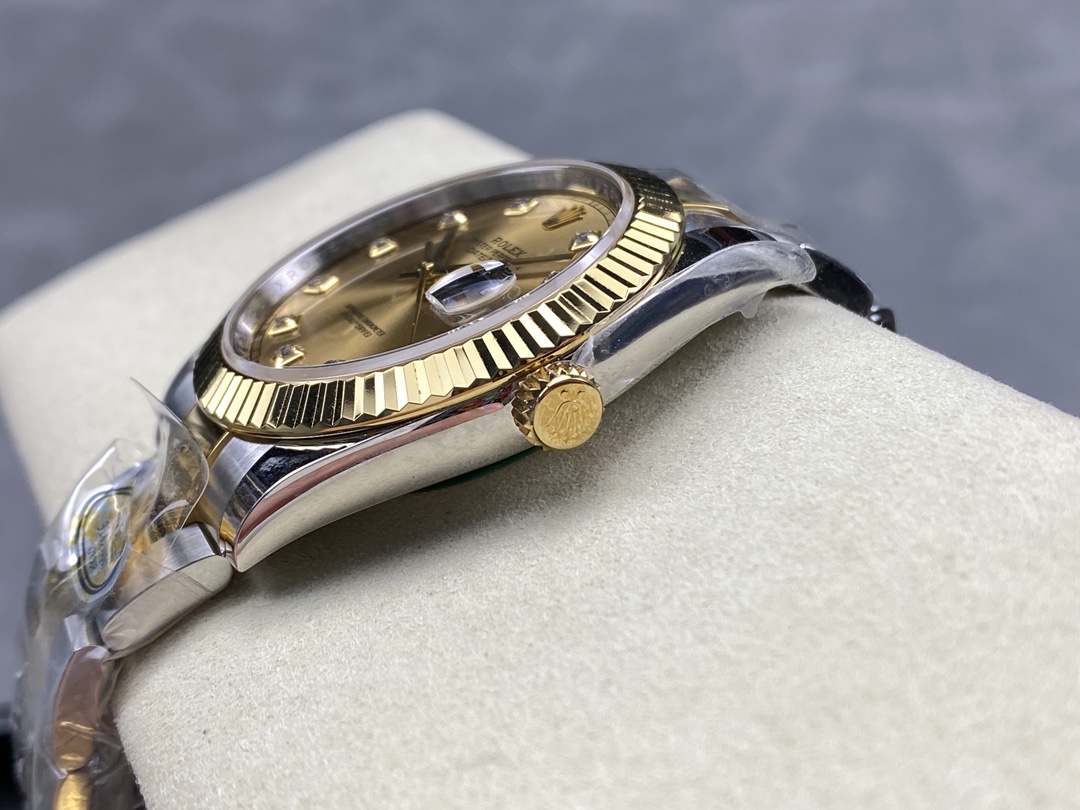 Rolex Datejust 126333 0011 Champagne Diamond Oyster 41mm Two Tone Steel