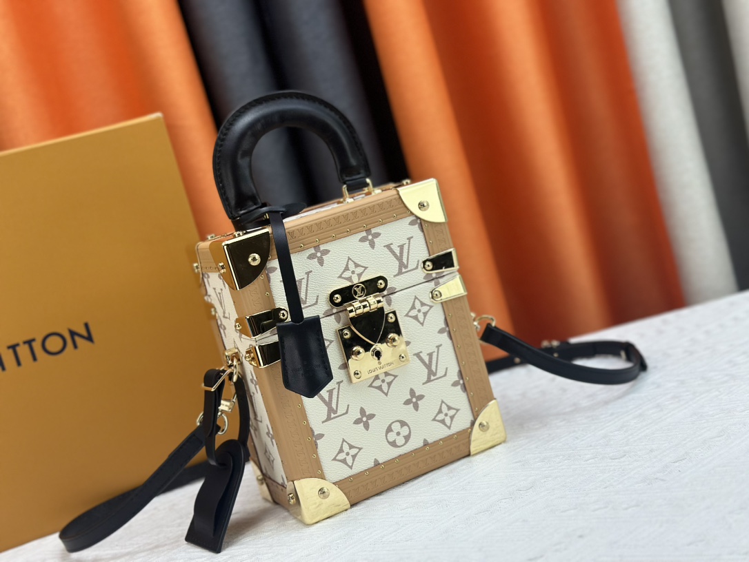 Louis Vuitton The Camera Box M10079 Shoulder Bag Handbag