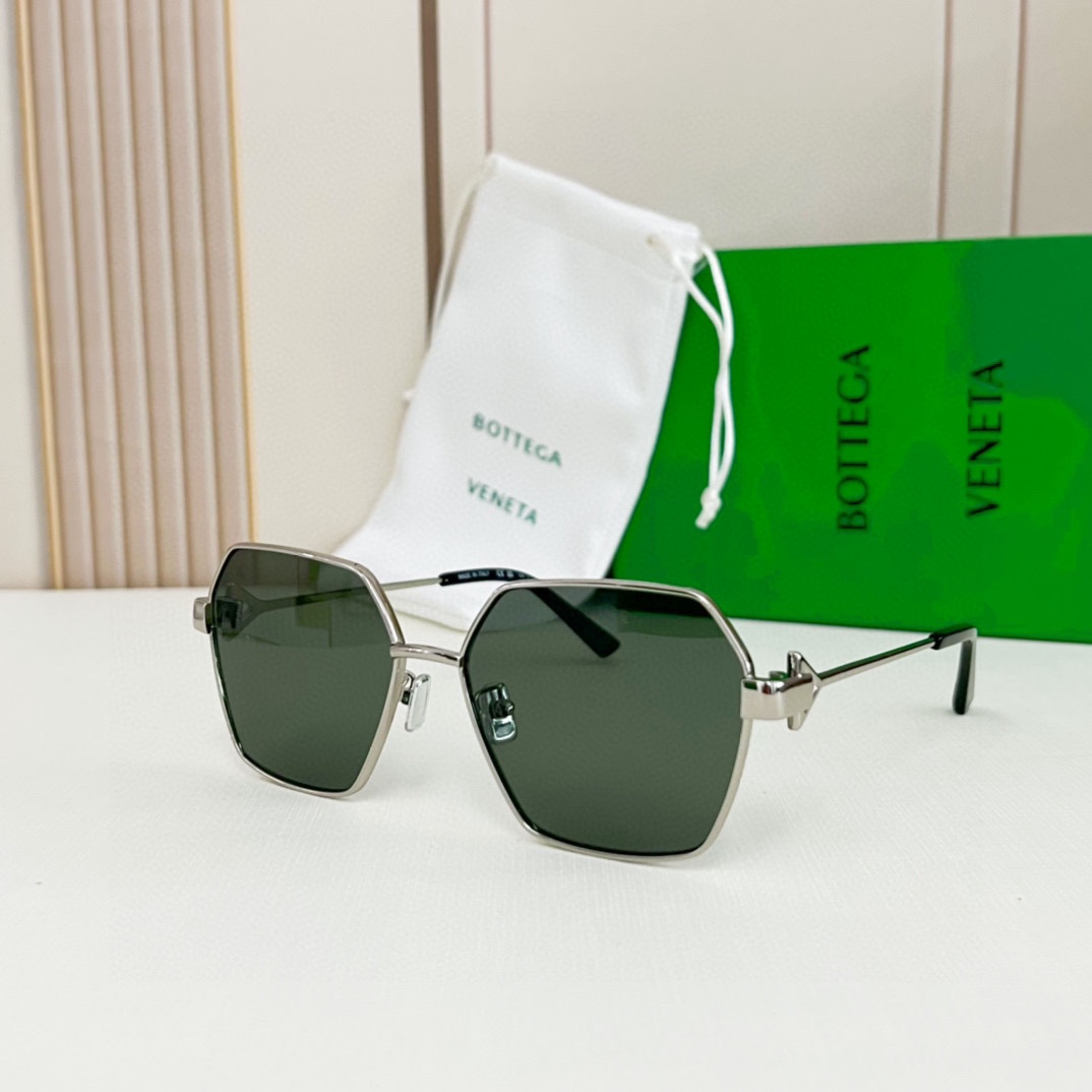 Bottega Veneta Sunglasses BV1244 SM051