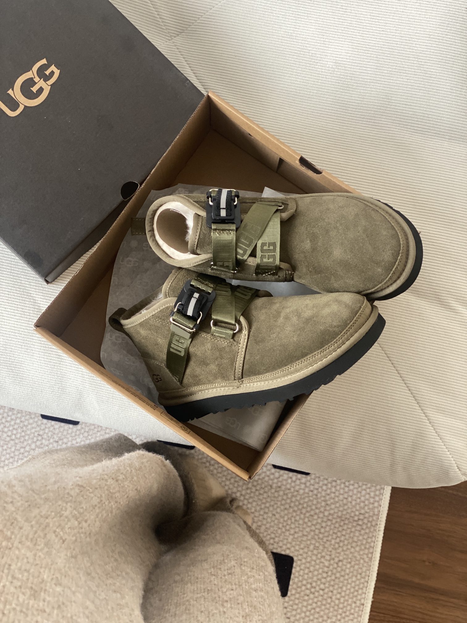 UGG shoes 028 BY042
