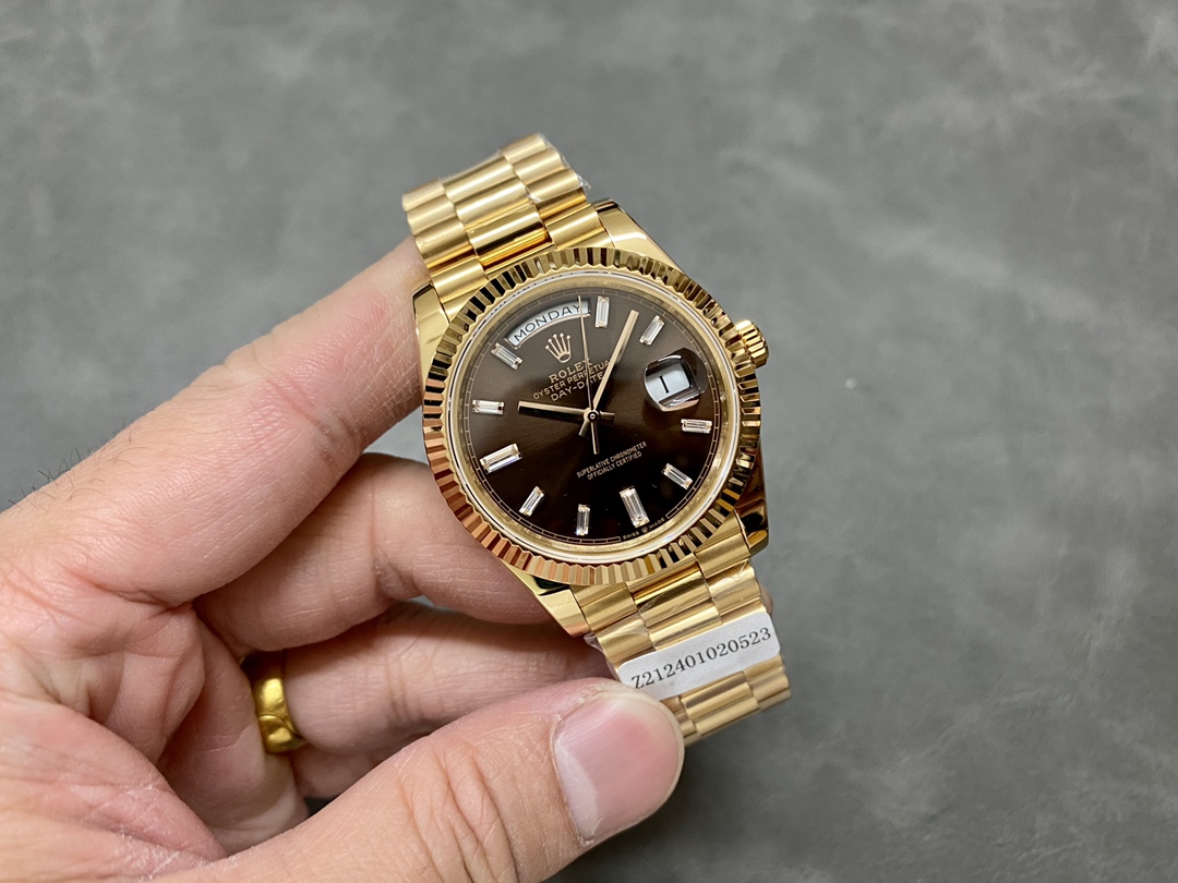 Rolex Day-Date 228238 Black Diamond Dial Fluted Bezel 40mm Mens Replica Watch