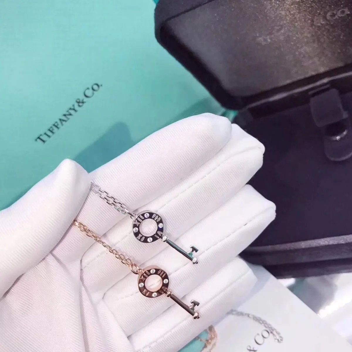 Tiffany Atlas Pierced Key Inlaid Crystals Pendant Necklace Hot Selling Jewellery Online GRP09023