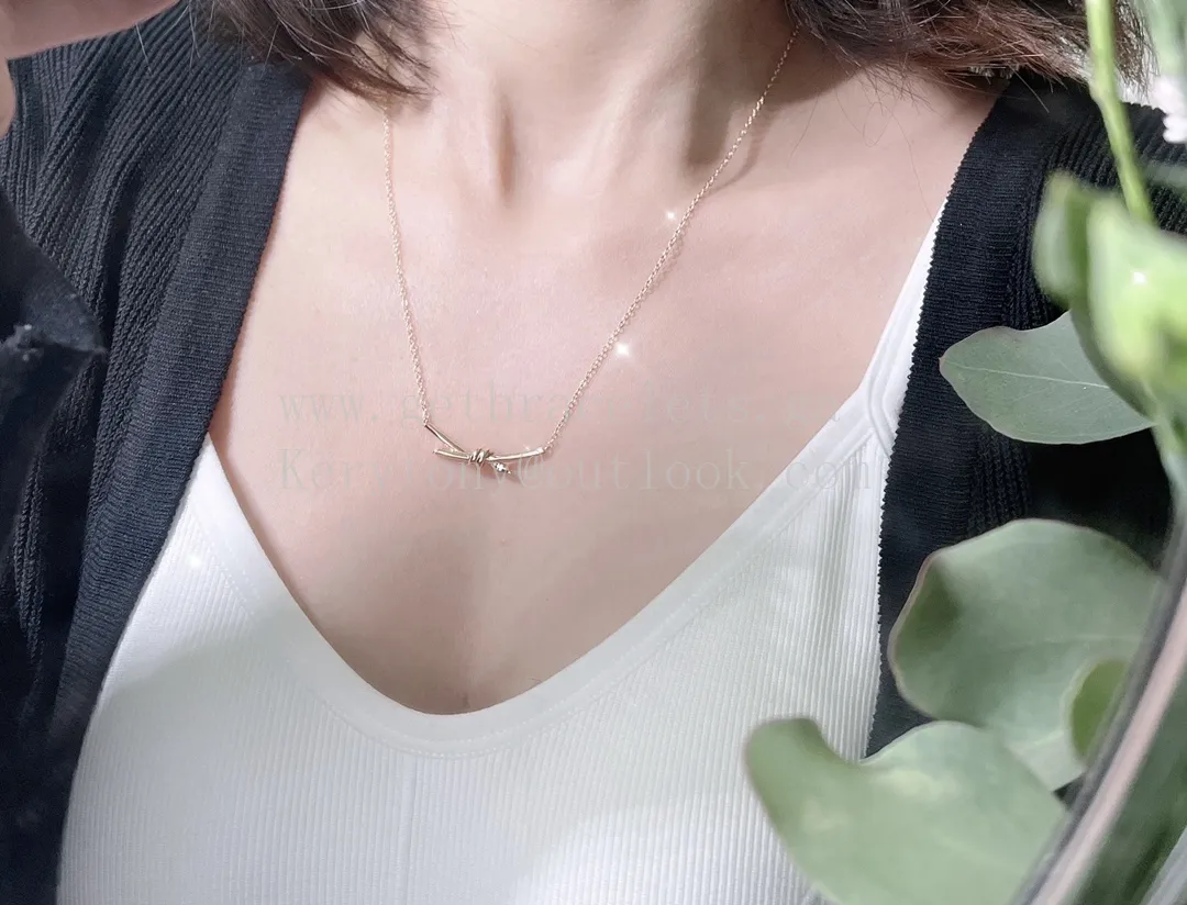 Tiffany Knot Pendant in Yellow Gold/Rose Gold/White Gold