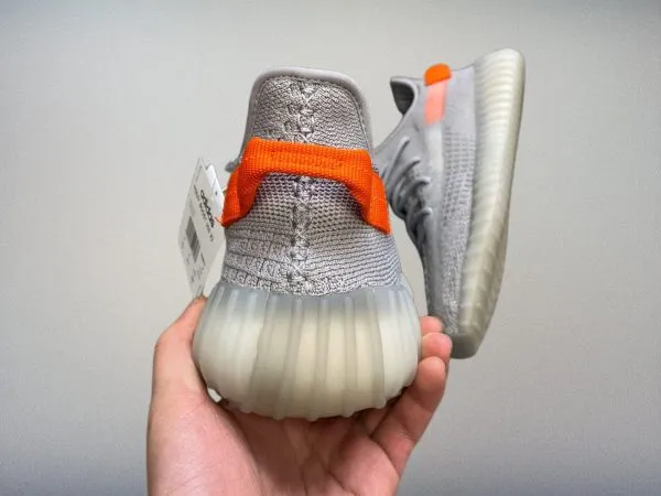 Yeezy350 Boost V2 “Tail Light”(Replica)