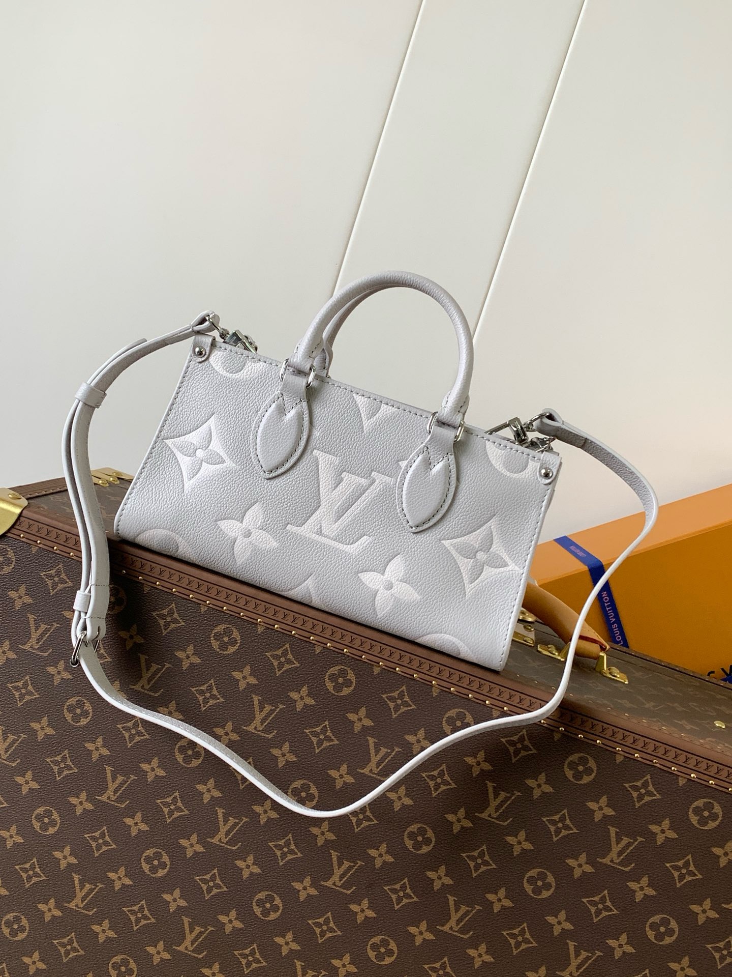 Louis Vuitton OnTheGo East West tote Bag锛�10A锛�