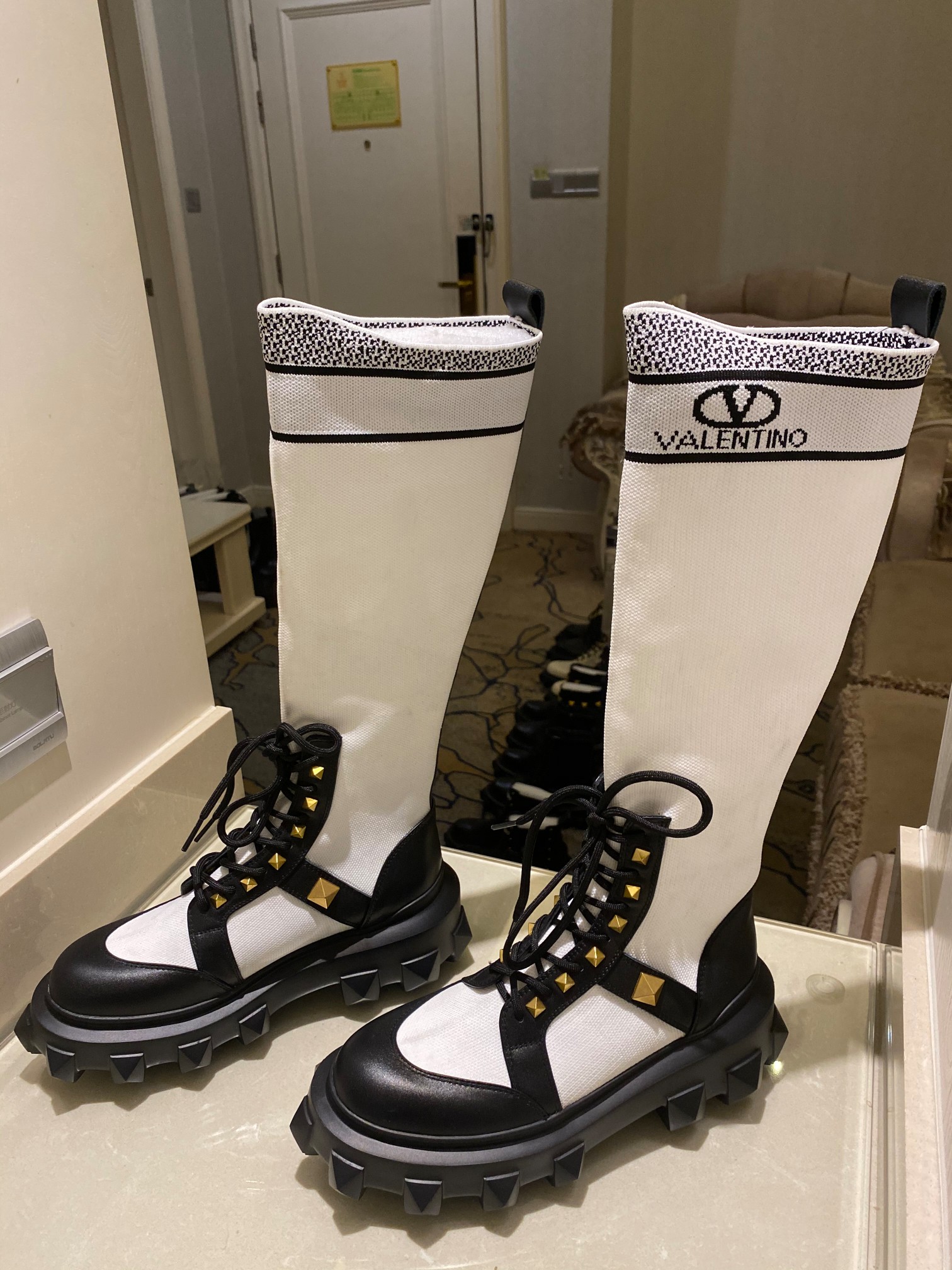 Valentino shoes (35-41) V001