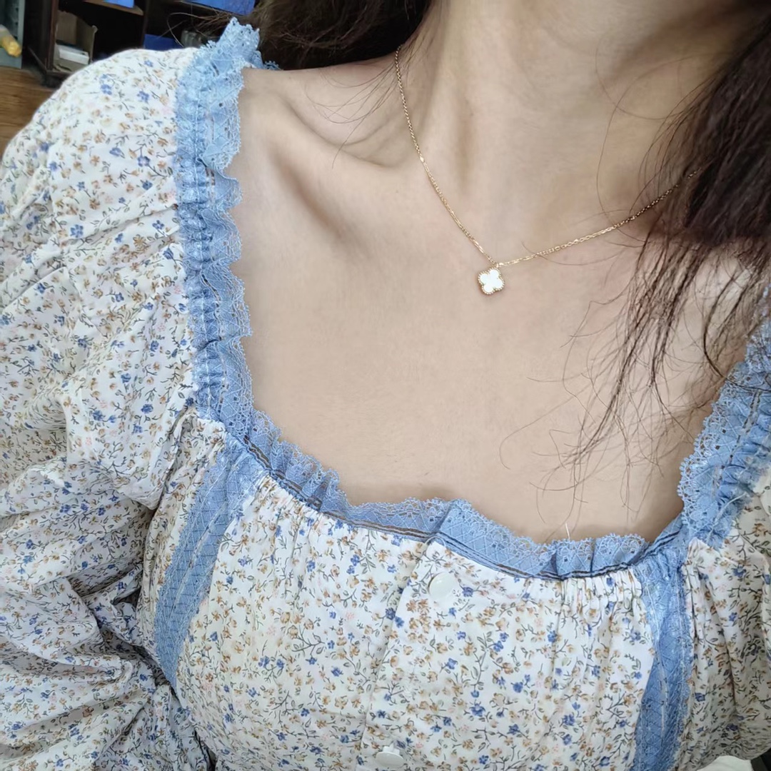 Van Cleef & Arpels Mini Clover Necklace, Sweet Alhambra pendant, Various colors available