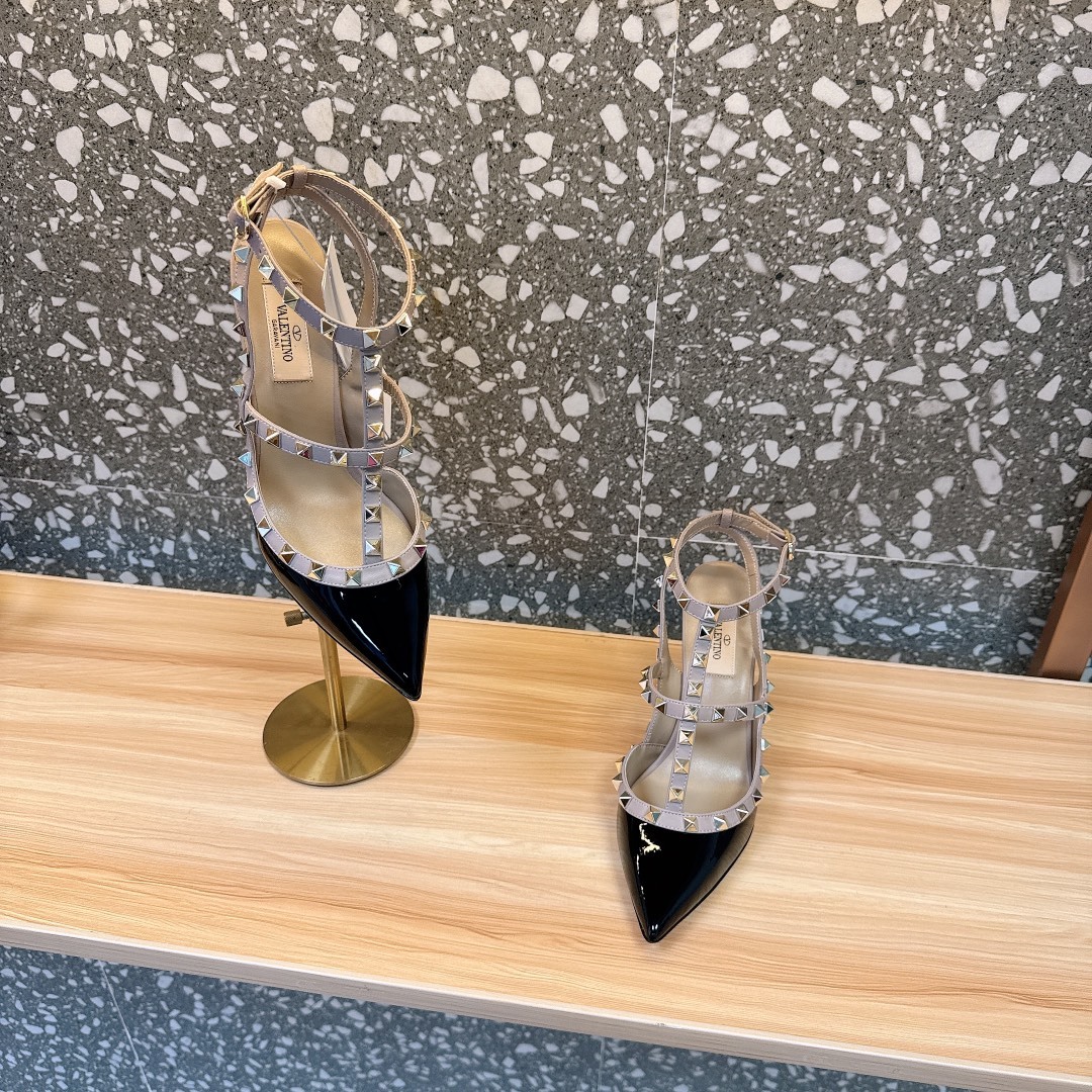Valentino Shoes Riveted patent leather pointed series high heels