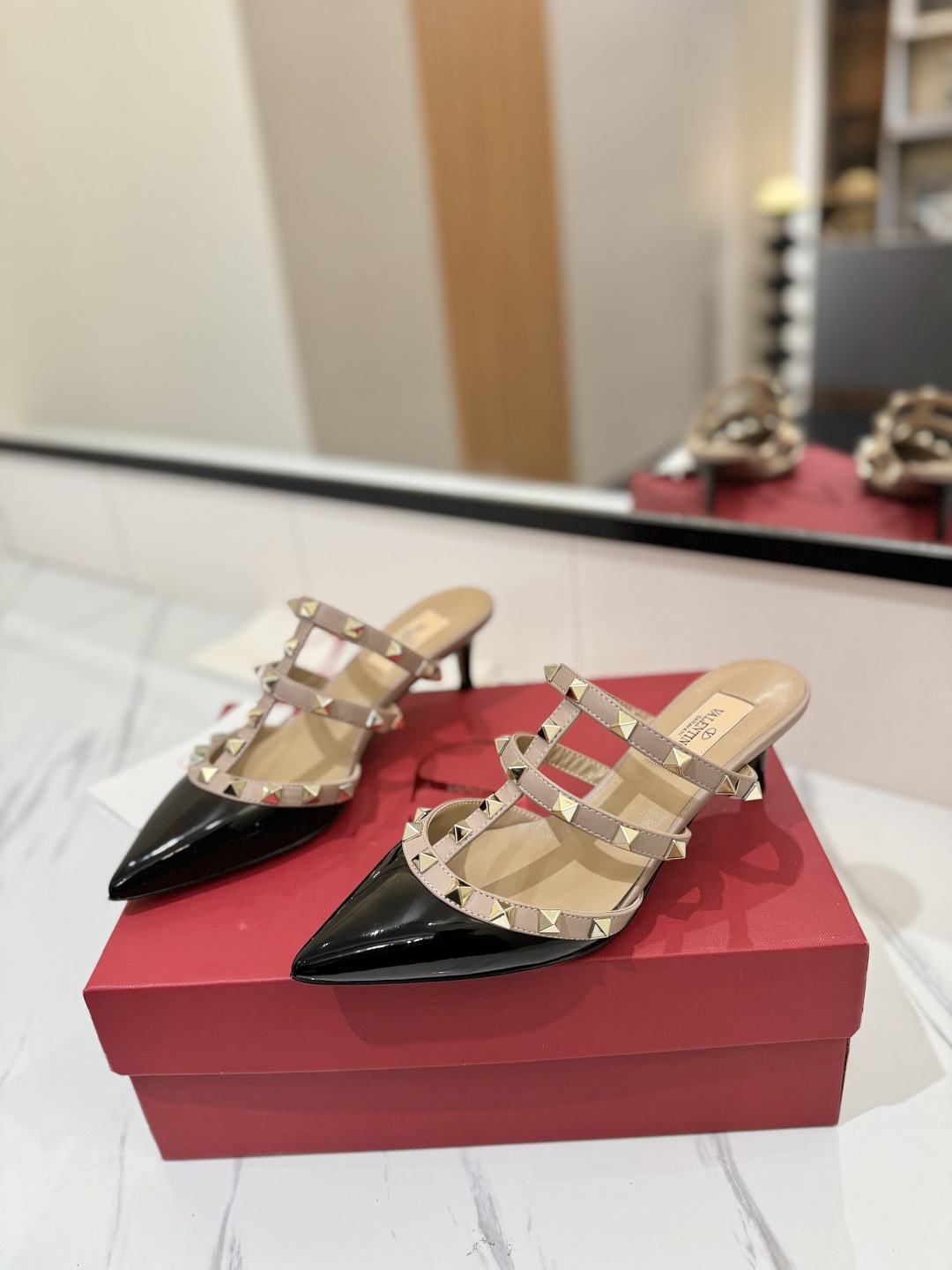 Valentino Shoes Heels Riveted VT 5.0 pointed-toe women's high-heeled slippers