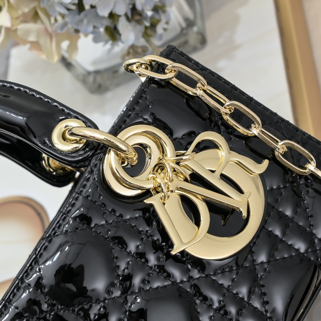 Small Lady D-Joy bag Black patent leather CD0541 XB091 22cm