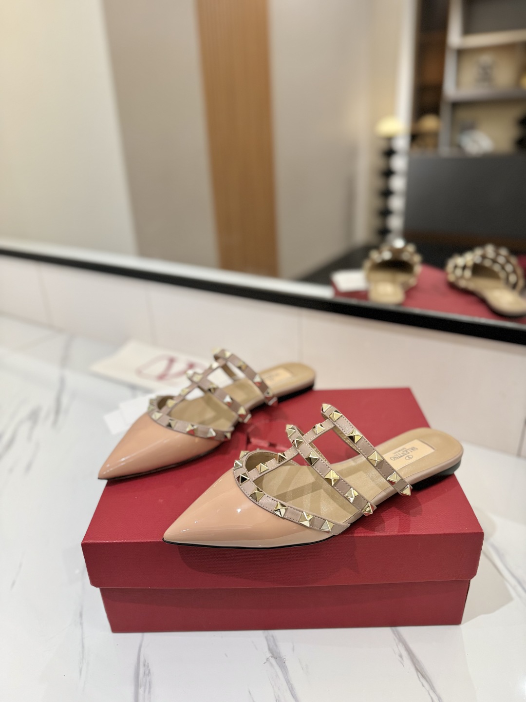 Valentino Shoes Riveted VT flat-bottomed pointed women's high-heeled slippers