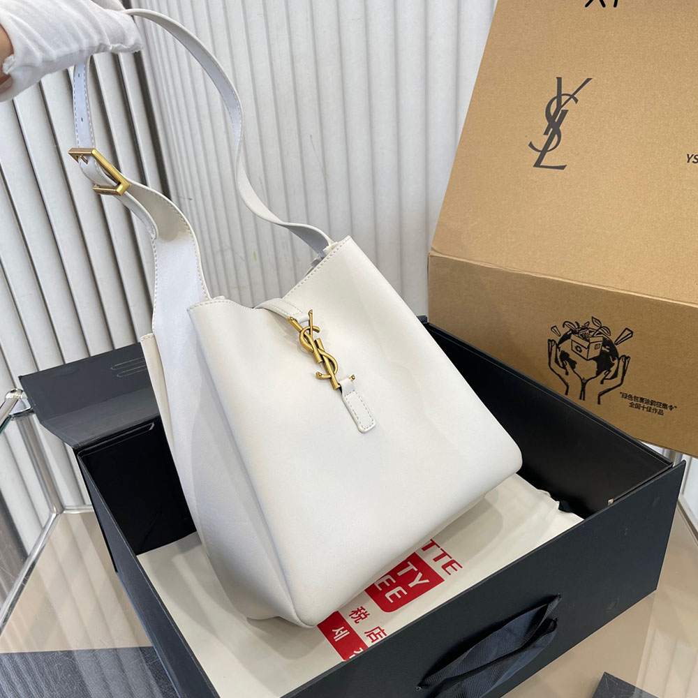 SAINT LAURENT Le 5 à 7 monogram-plaque shoulder bag(Replica)