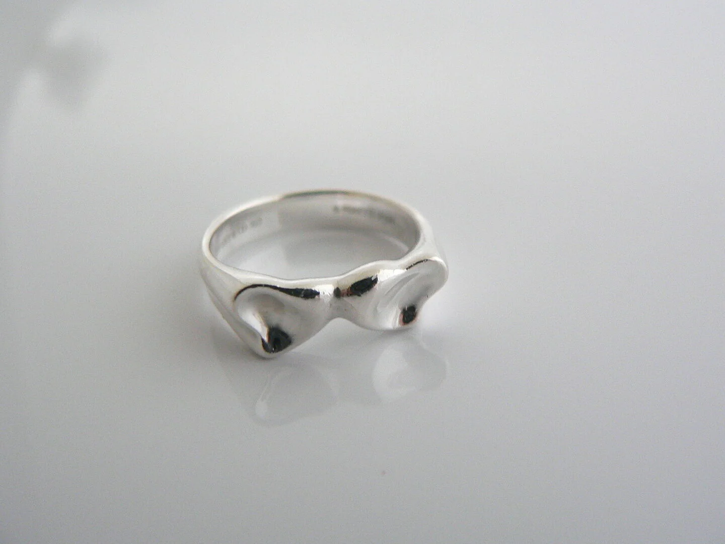 Tiffany & Co Peretti Heart Ring Silver Love Promise Band Sz 6.5 Gift for Her Art