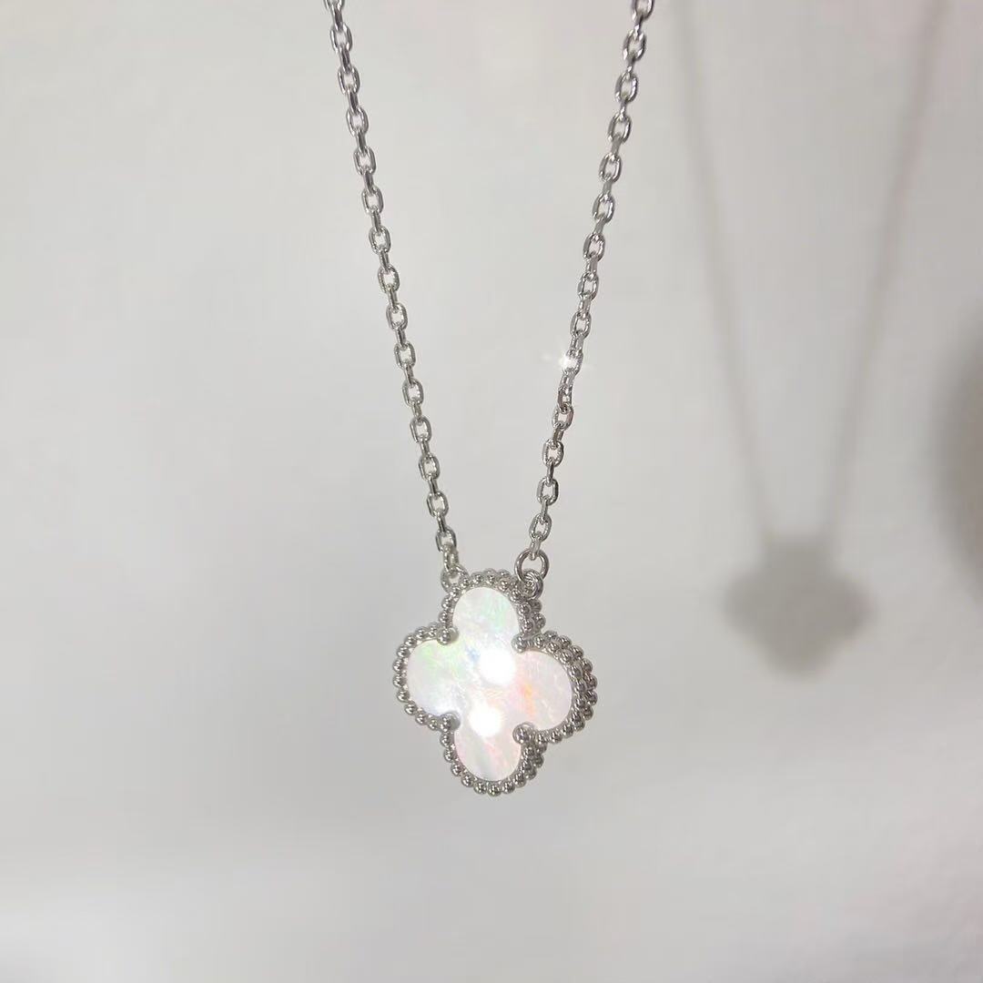 Van Cleef & Arpels Necklace 551