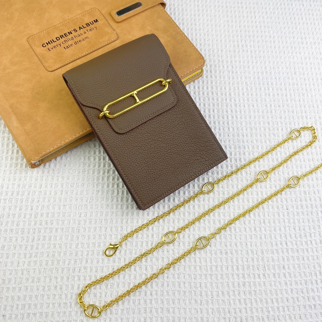 Herm猫s Pig Nose Cell Phone Bag