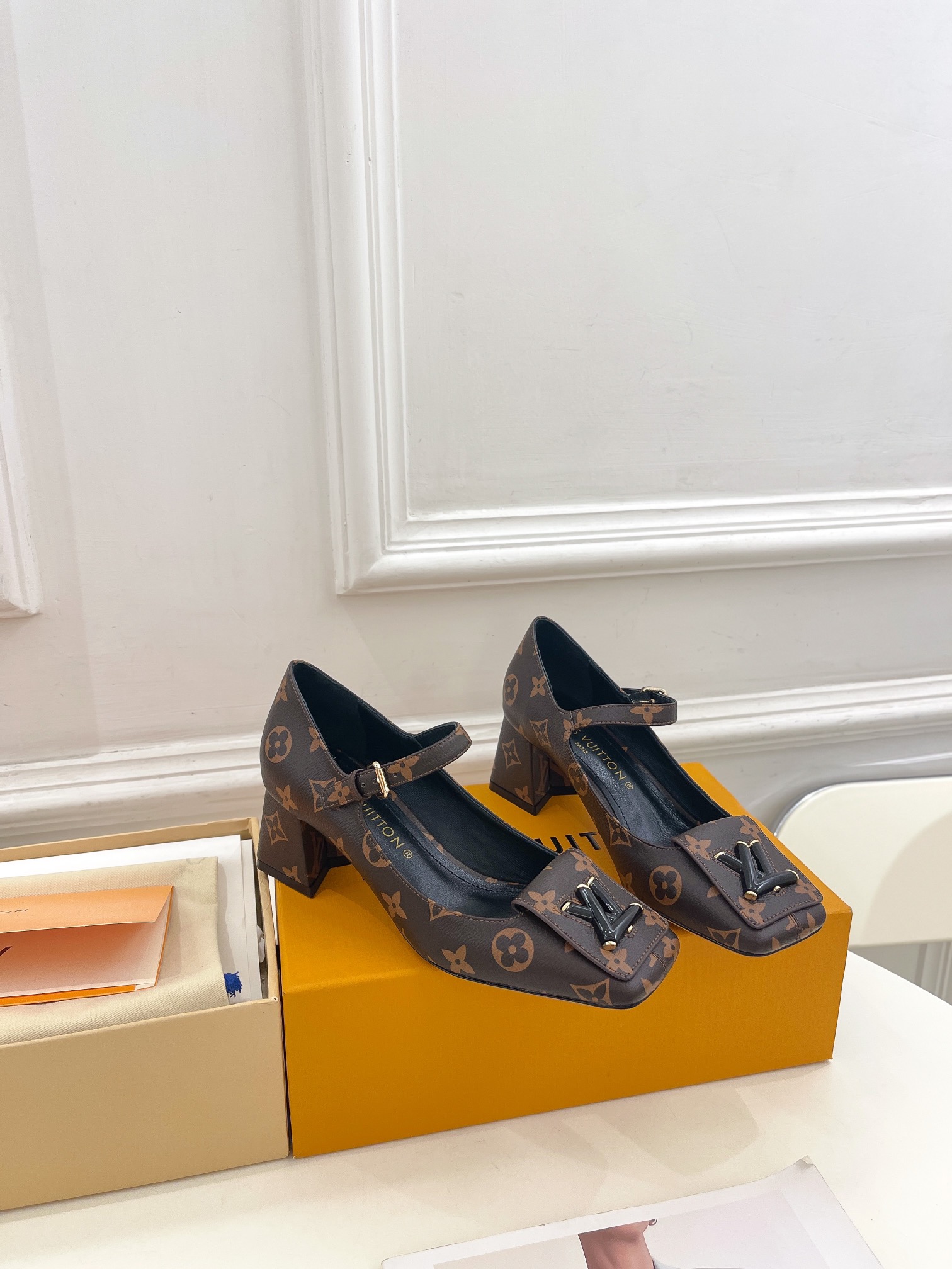LV shoes 016 XM043
