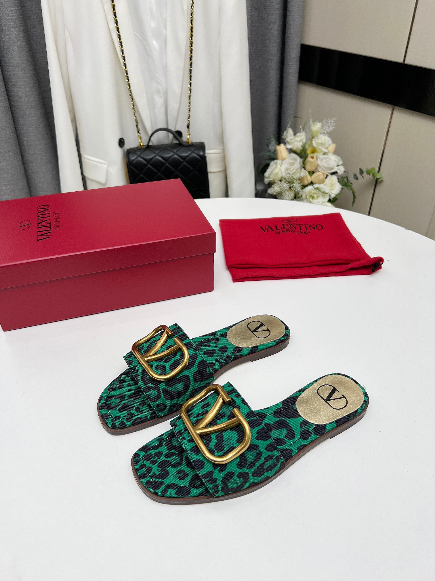 Valentino Shoes The latest series of women's slippers